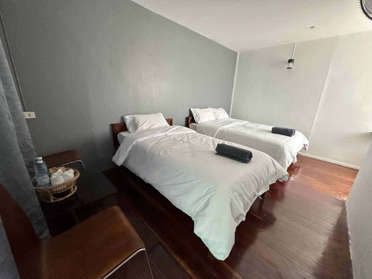 Thadan Guest House 반 후안사이 외부 사진