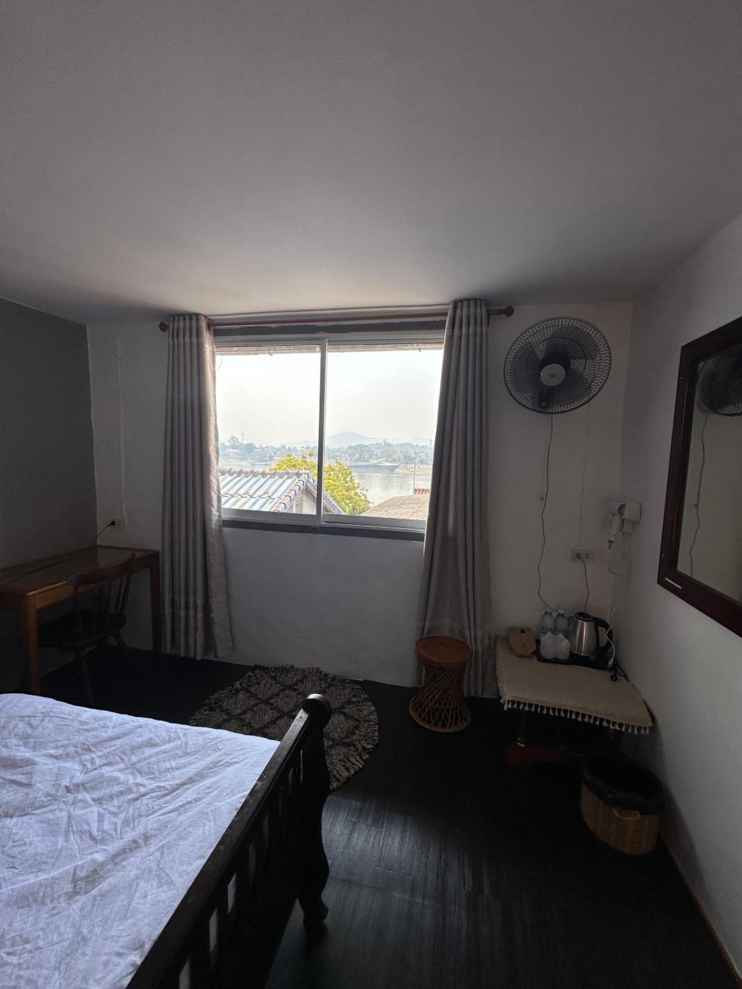Thadan Guest House 반 후안사이 외부 사진