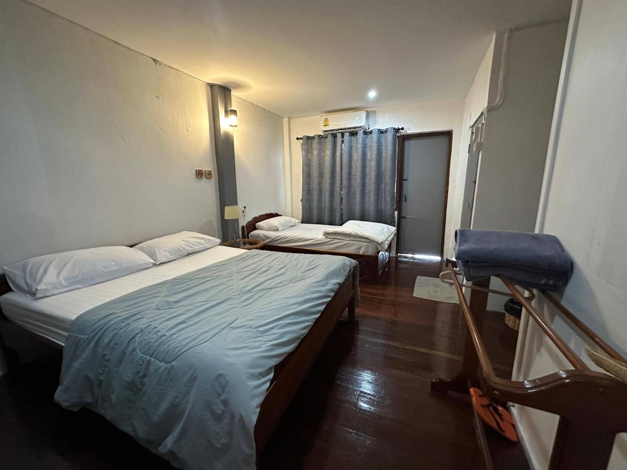 Thadan Guest House 반 후안사이 외부 사진