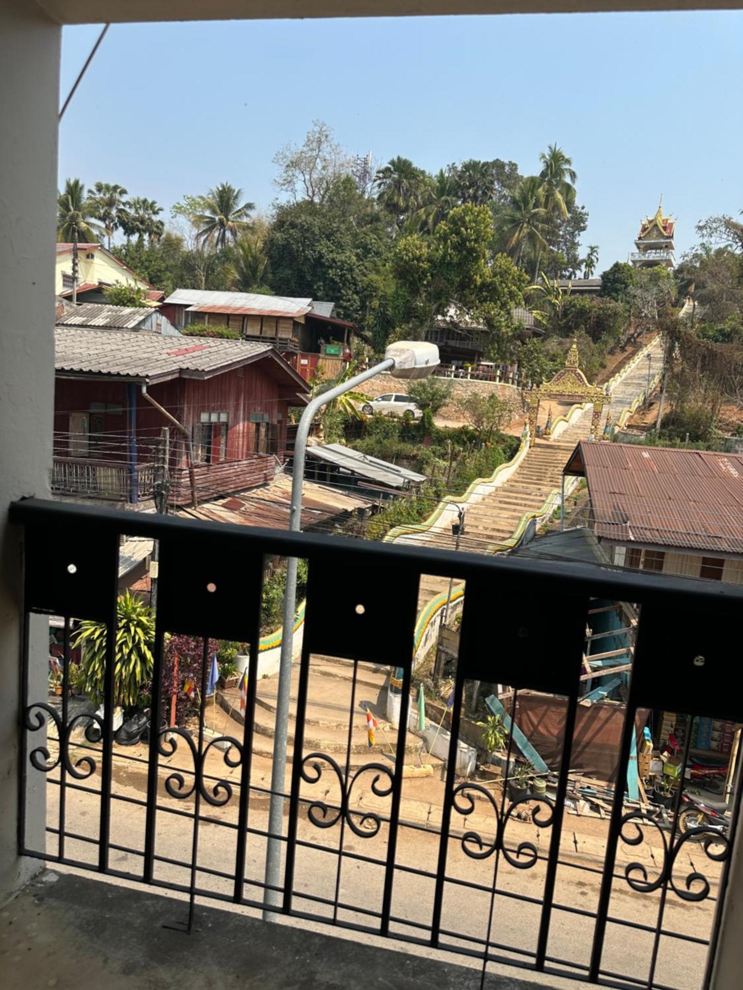 Thadan Guest House 반 후안사이 외부 사진
