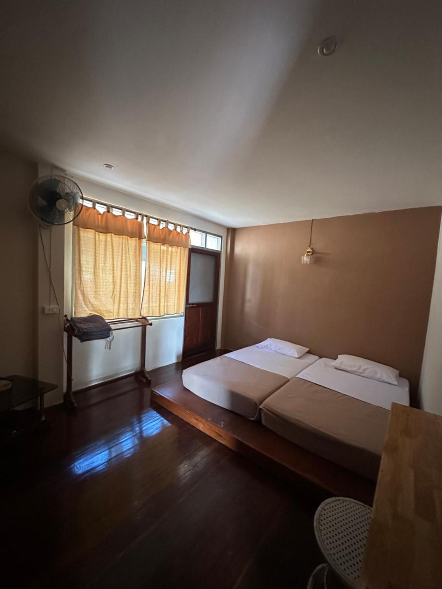 Thadan Guest House 반 후안사이 외부 사진